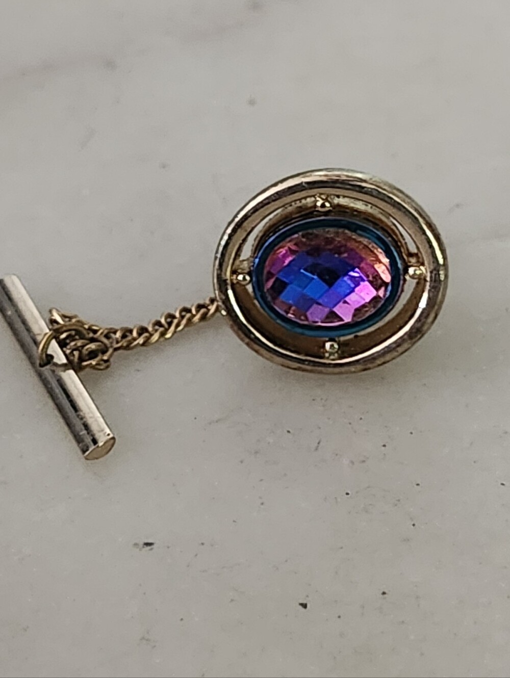 Vtg Art Deco Gold-Tone Tie Tack with Iridescent Purple-Pink Stone